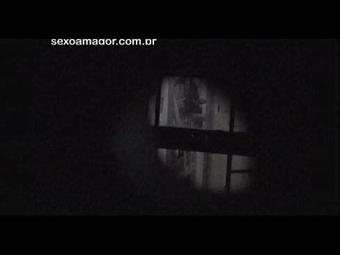 ❤️ Si Blondie ay lihim na nakunan ng video ng isang voyeur ng kapitbahayan na nakatago sa likod ng mga guwang na brick ❌ Porno sa amin tl.xxxtophd.ru